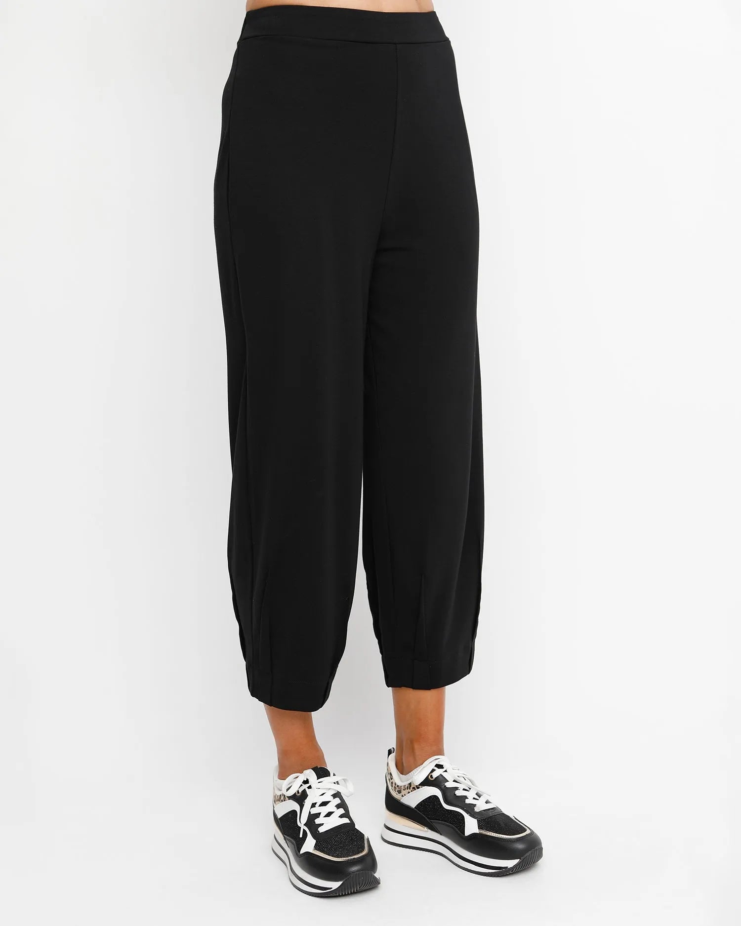 Ozai N Ku Cropped Slim Pants, Black  Alembika U.S.