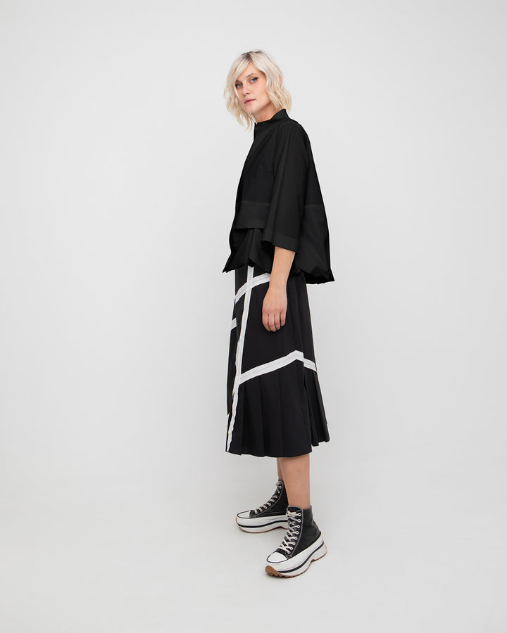 Ozai N Ku Cloud Top, Black