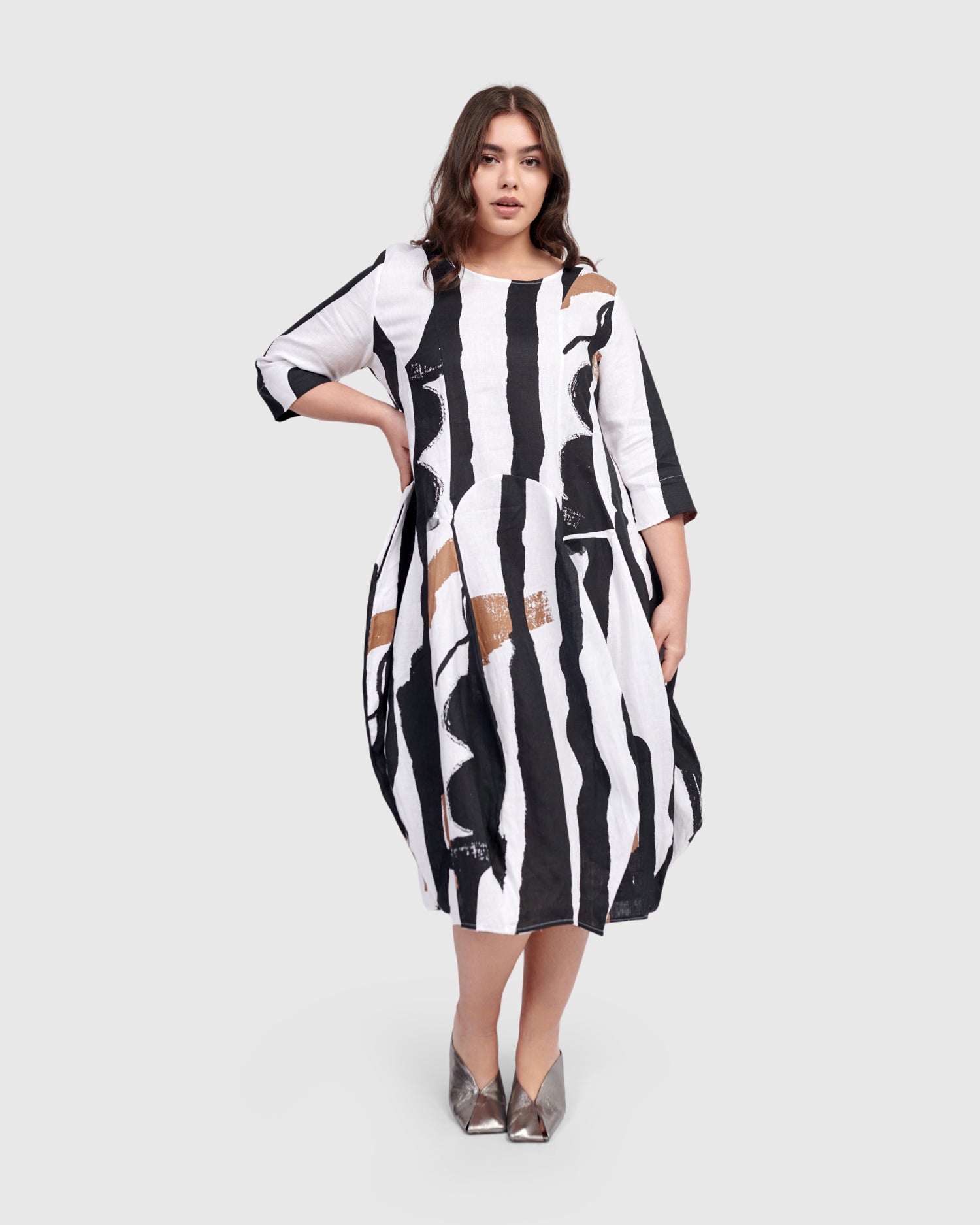 Urban Melbourne Relaxed Dress, Zebra – Alembika U.S.
