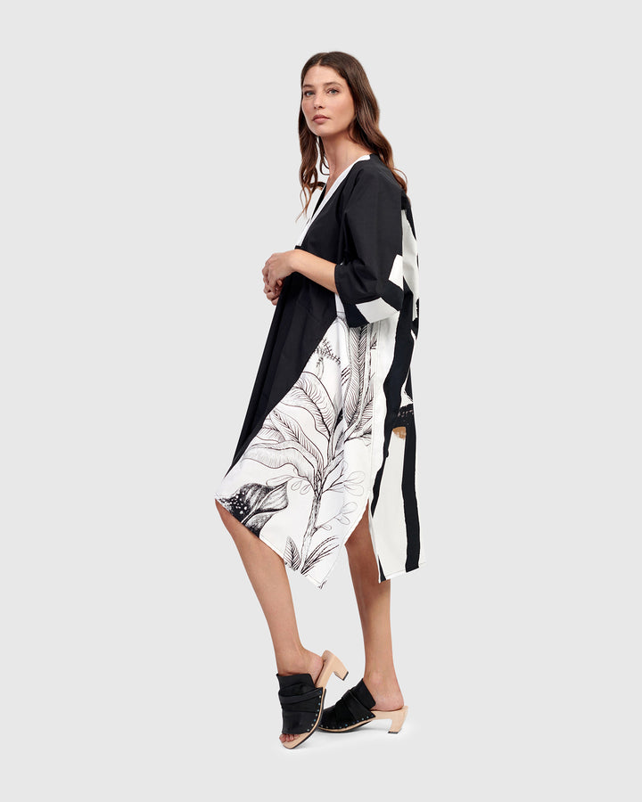 Urban Lagos Caftan, Botanica