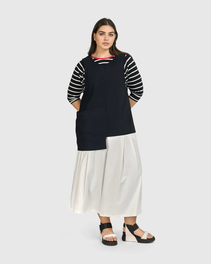 Tekbika Notre Dame Apron Vest, Black