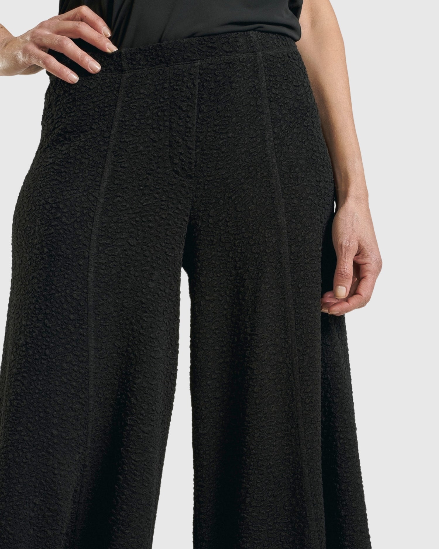 パンツ Eaphi botanical jacquard classy pants 4Z0A5892.jpg?v=1724946656