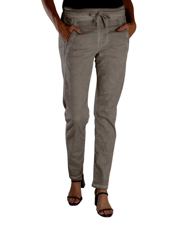 Distressed Iconic Stretch Jeans, Charcoal Wash