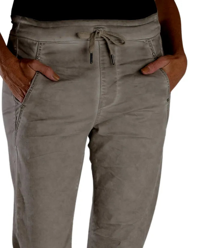 Distressed Iconic Stretch Jeans, Charcoal Wash
