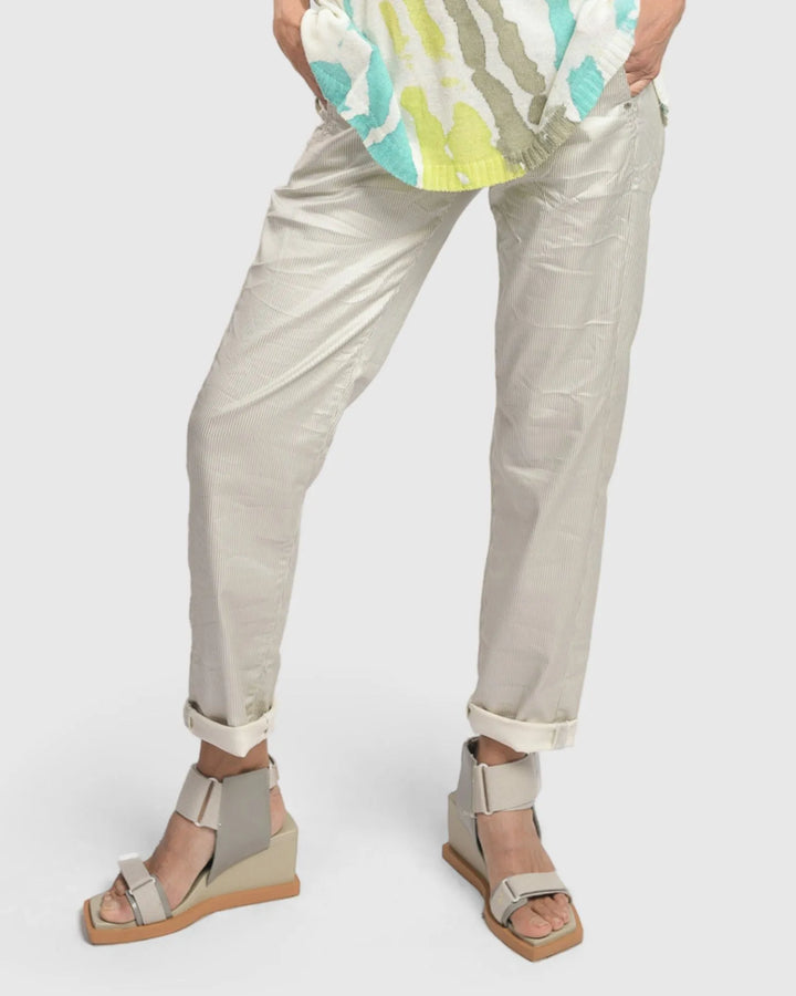 Pinstripe Iconic Stretch Jeans, Pearl/white