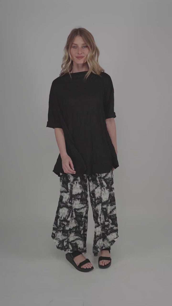 Marble Crinkle Punto Pants for women over 40