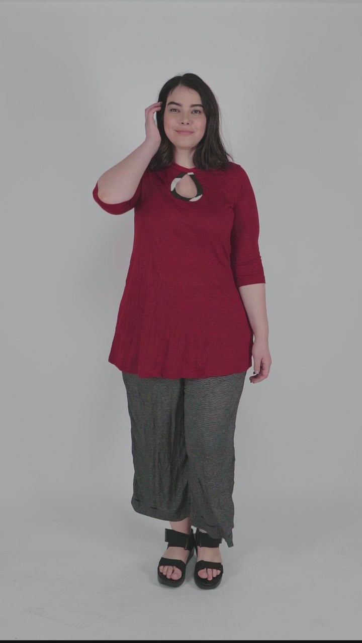 Kari Keyhole Tunic Top, Red