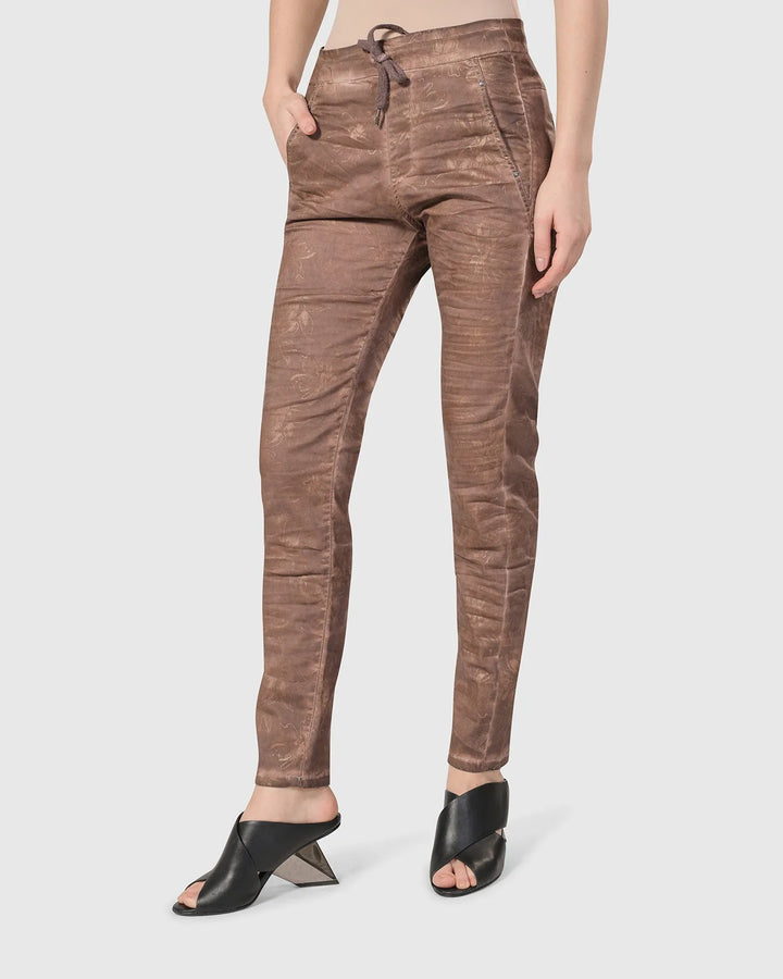 Distressed Iconic Stretch Jeans, Brown Wash
