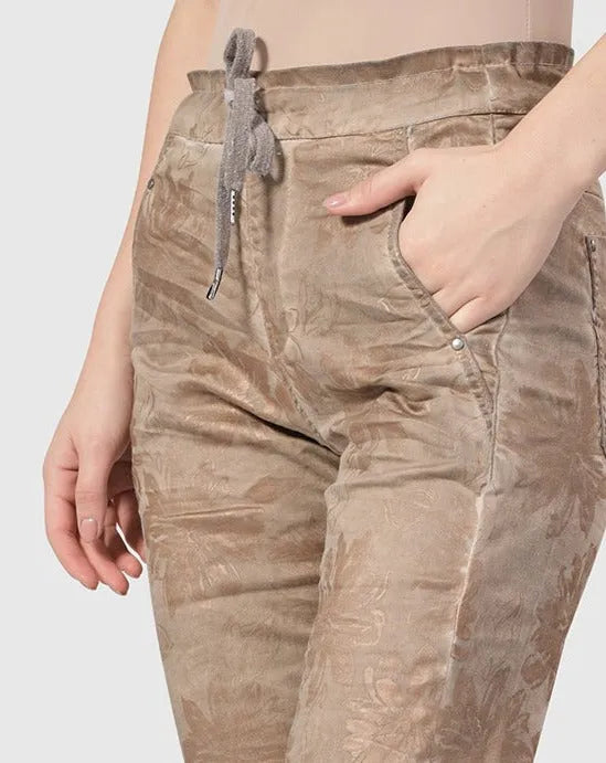 Floral Iconic Stretch Jeans, Gold Wash