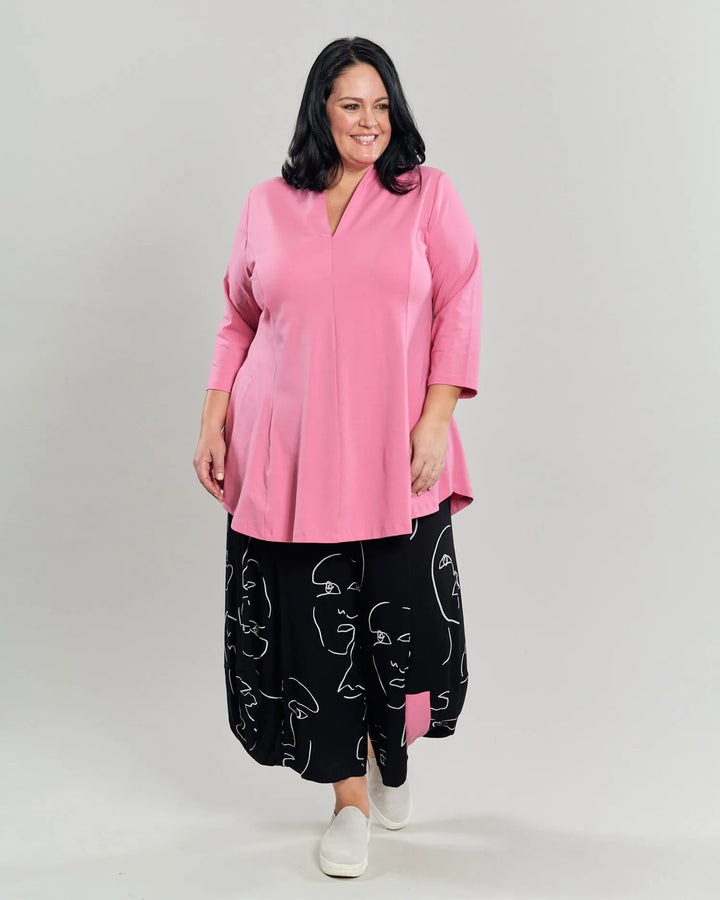 Susan Punto Pants, Faces