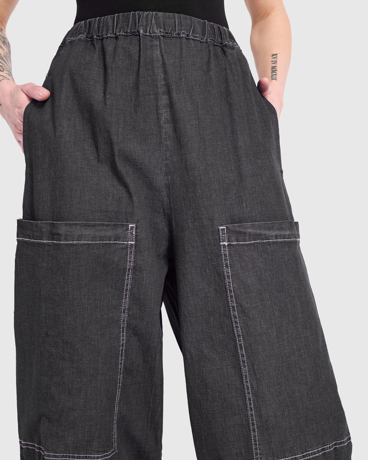 Bold Barrel Capri Pants, Jet Denim