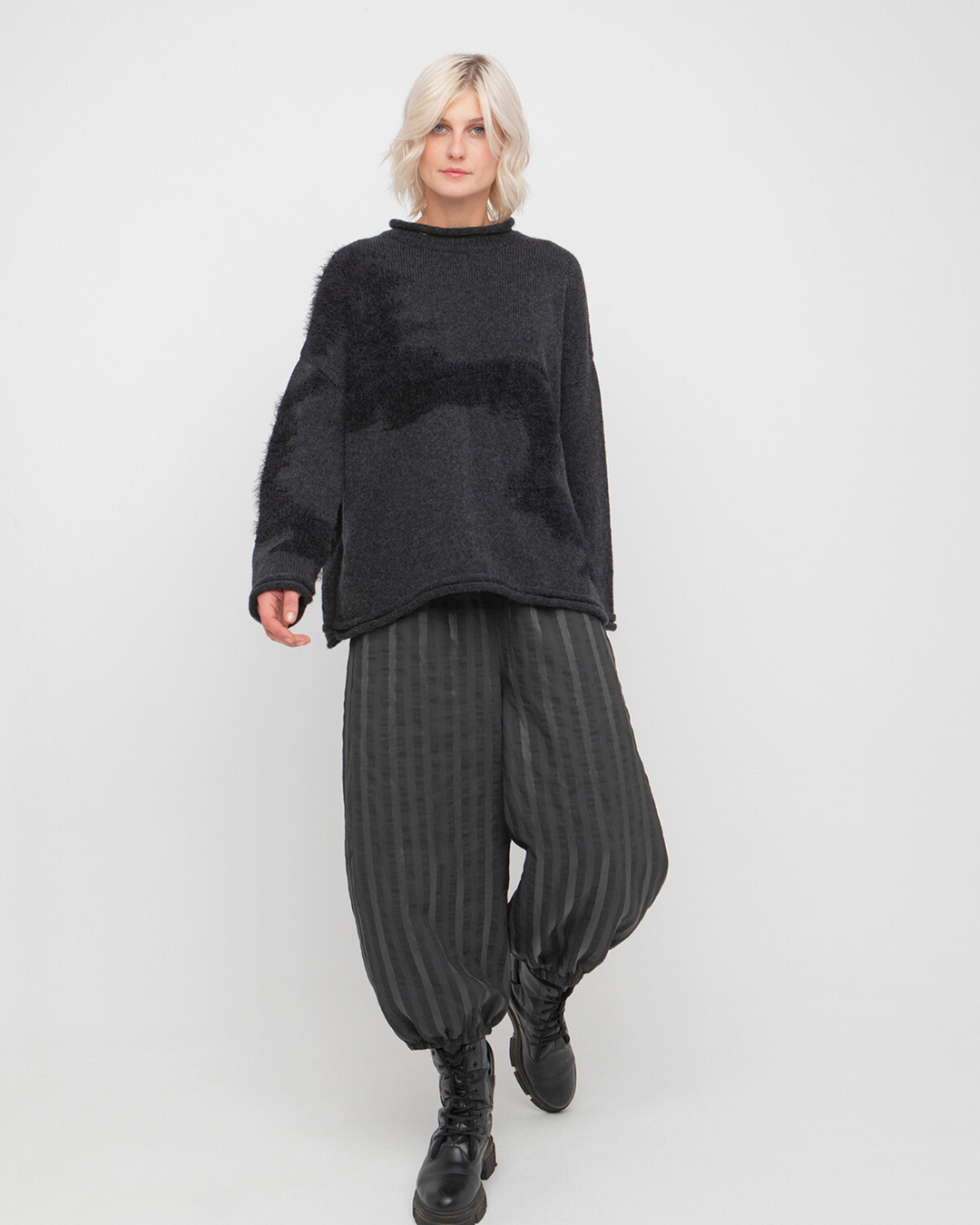 Ozai N Ku Melas Sweater, Grey