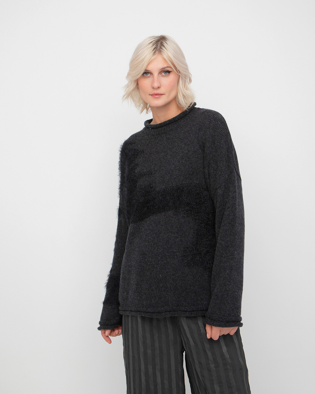 Ozai N Ku Melas Sweater, Grey