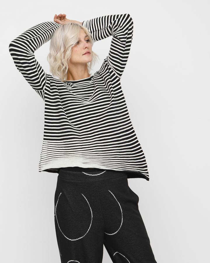 Ozai N Ku Magnitis Sweater, Stripes