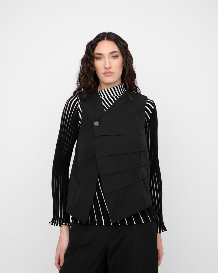 Ozai N Ku Pleat Knit Asymmetric Top, Black/White