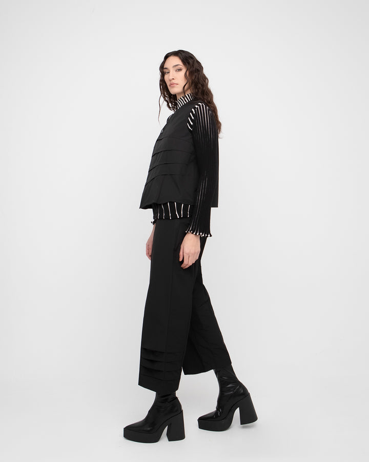 Ozai N Ku Articulated Vest, Black