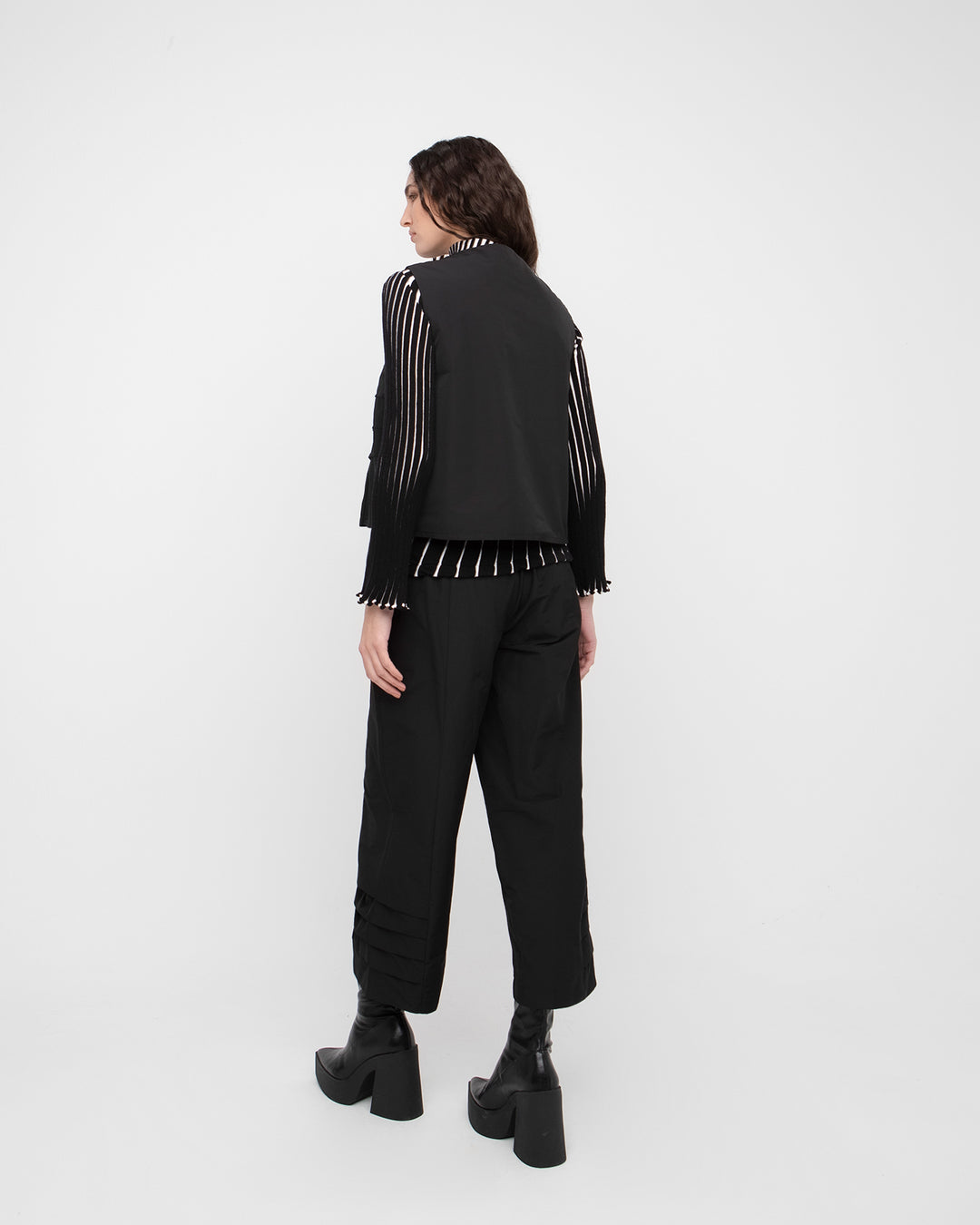 Ozai N Ku Articulated Vest, Black