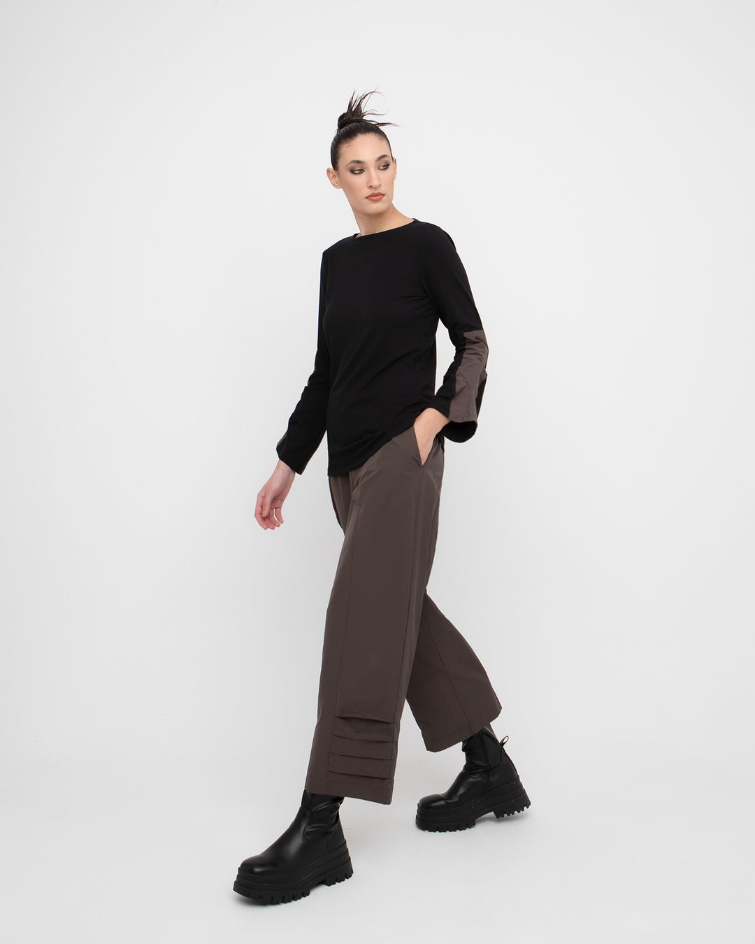 Ozai N Ku Guard Crop Pant, Brown