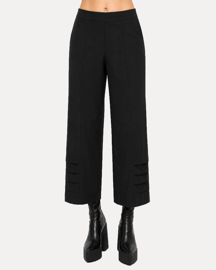 Ozai N Ku Guard Crop Pant, Black