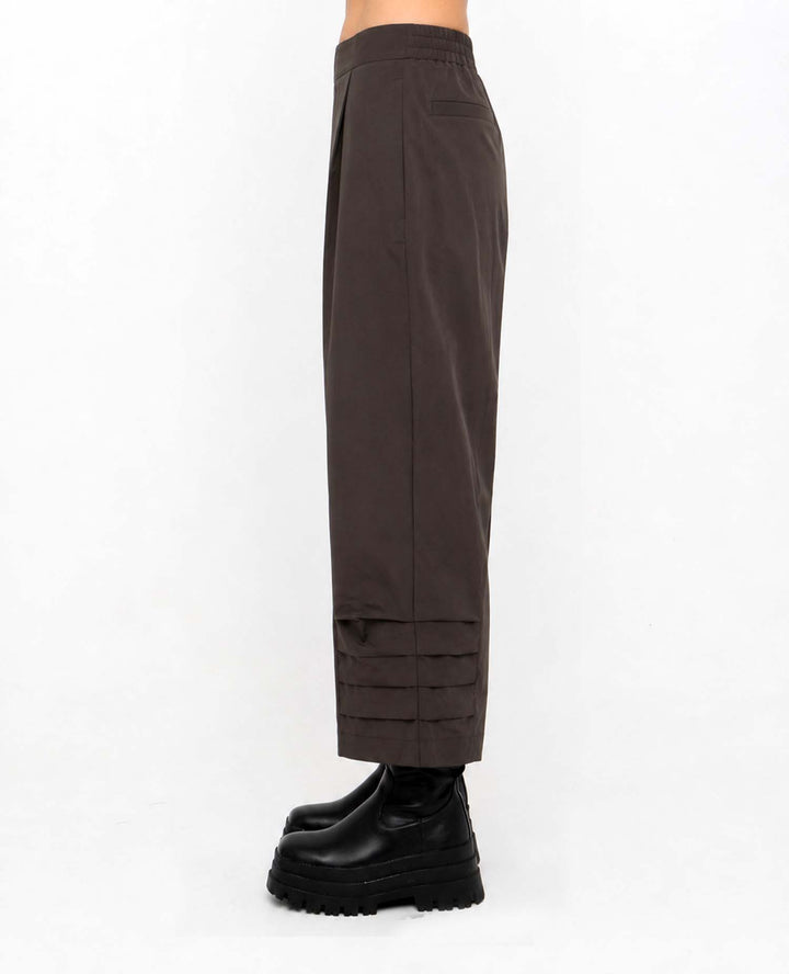 Ozai N Ku Guard Crop Pant, Brown