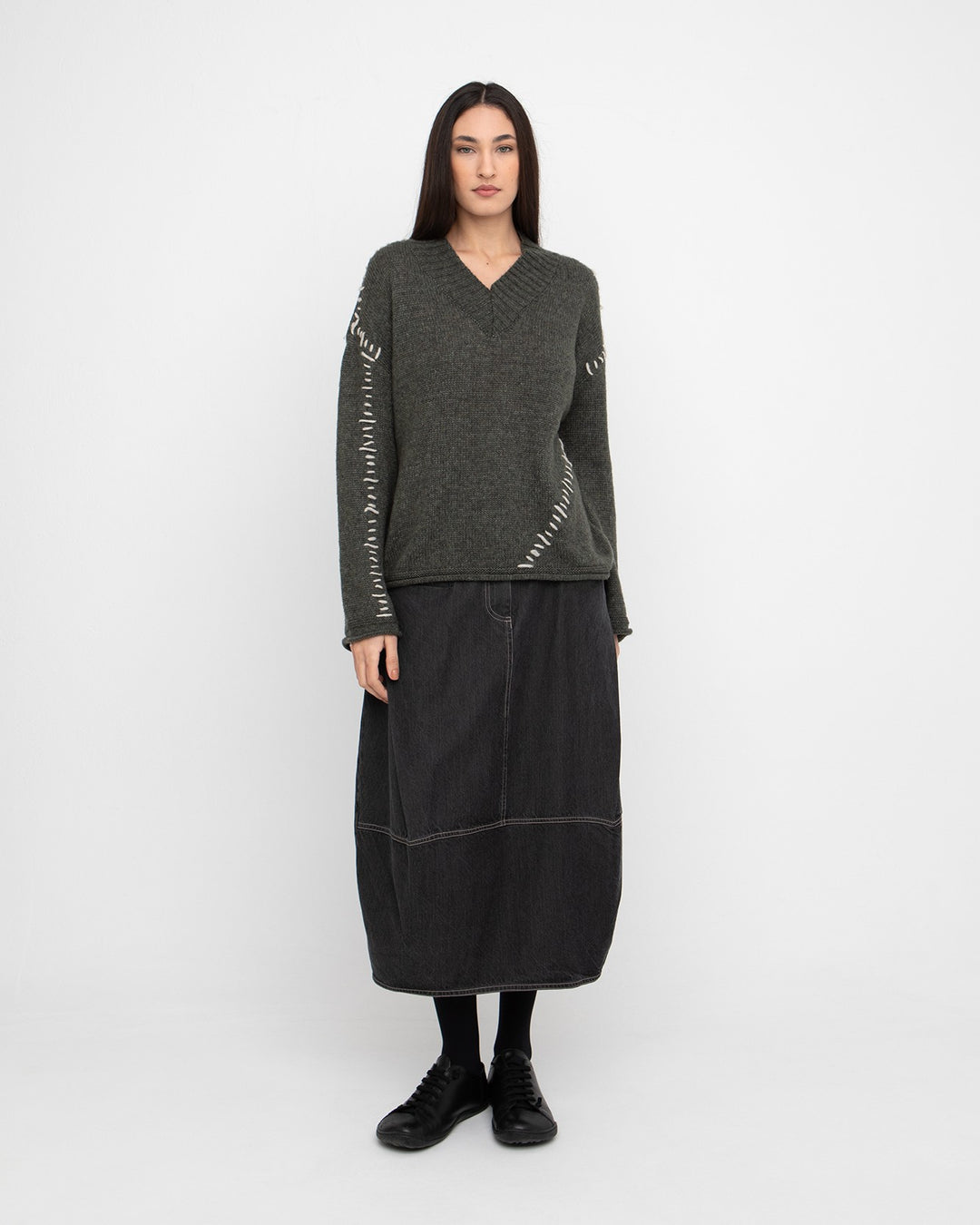 Ozai N Ku Stitching V-Neck Sweater, Lichen