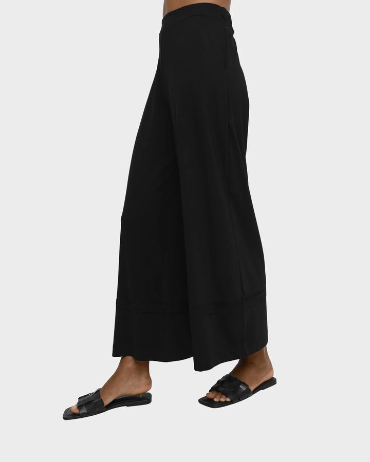 Ozai N Ku Laid Back Pants, Black