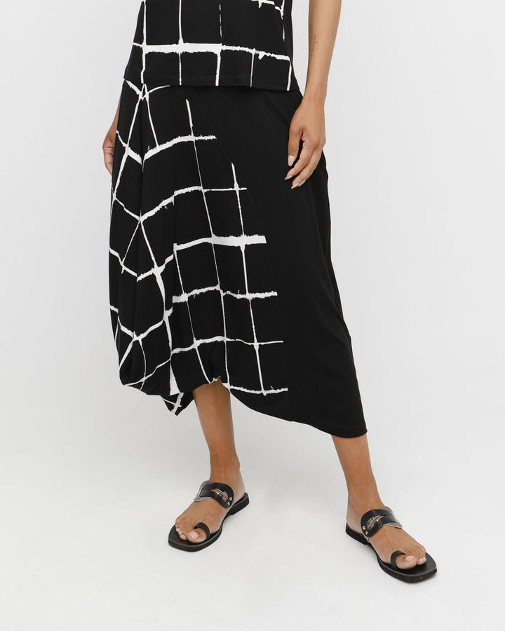Ozai N Ku Zera Cocoon Skirt, Mono