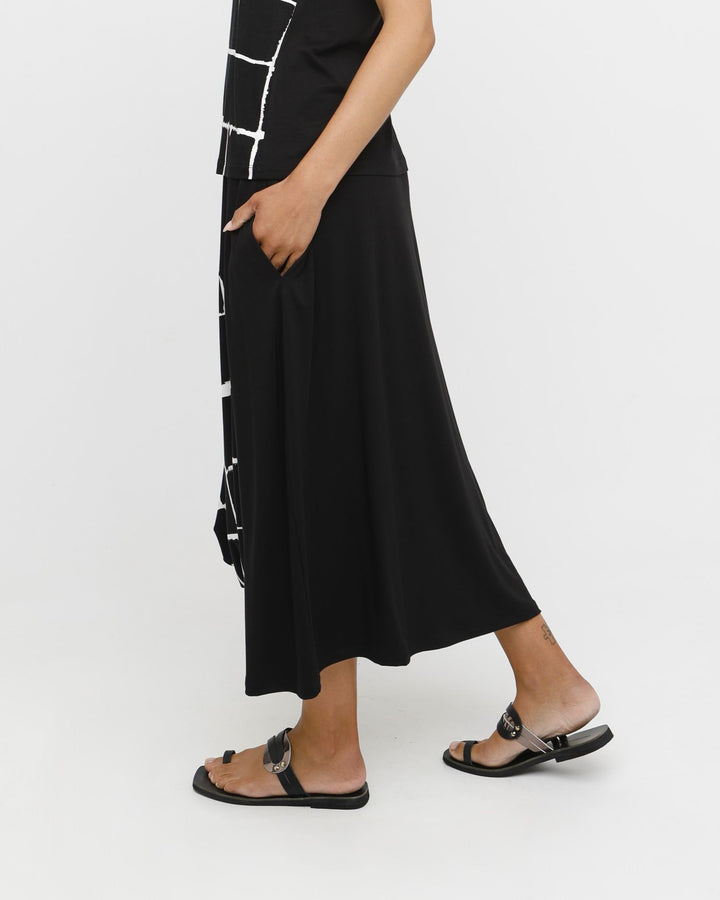 Ozai N Ku Zera Cocoon Skirt, Mono