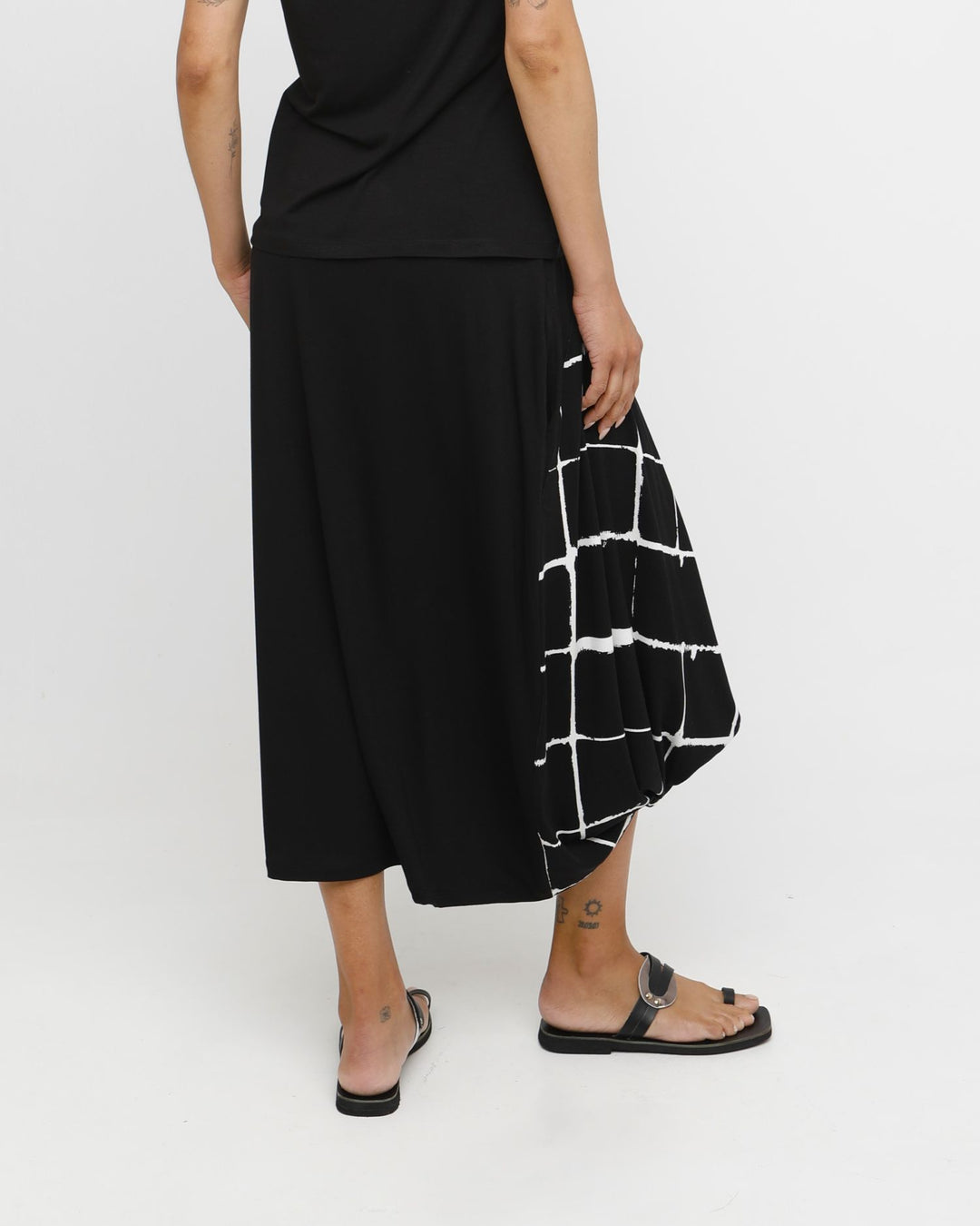 Ozai N Ku Zera Cocoon Skirt, Mono
