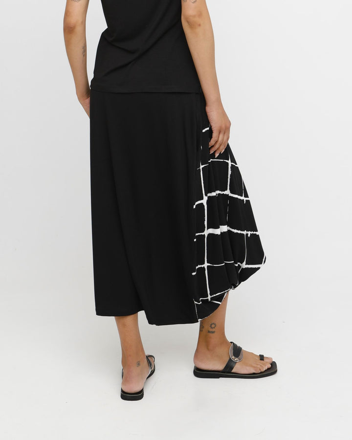 Ozai N Ku Zera Cocoon Skirt, Mono