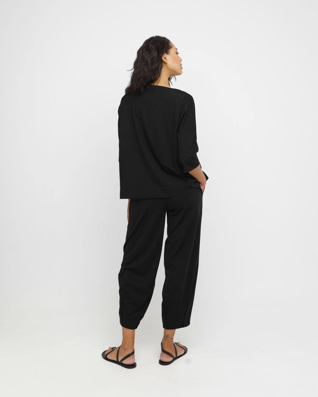 Ozai N Ku Rheo Top, Black