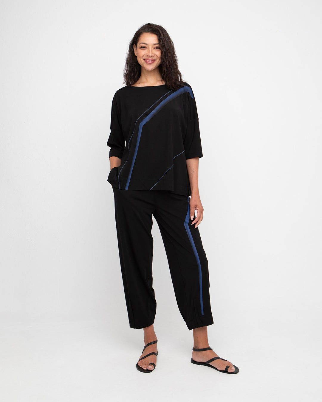 Ozai N Ku Rheo Top, Black