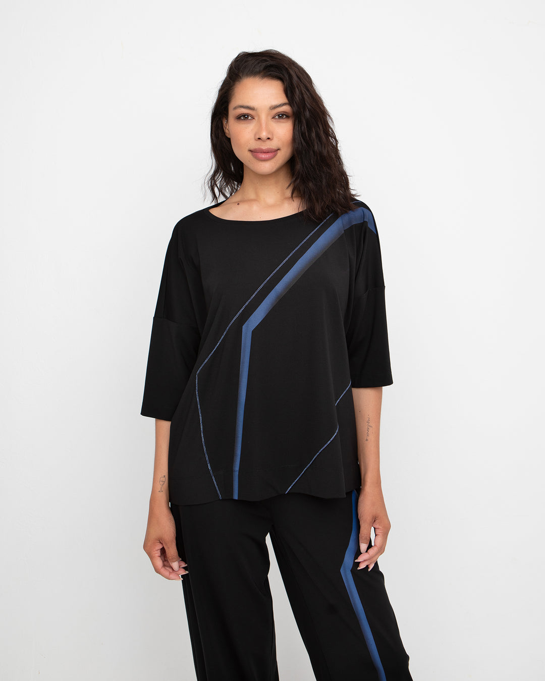 Ozai N Ku Rheo Top, Black