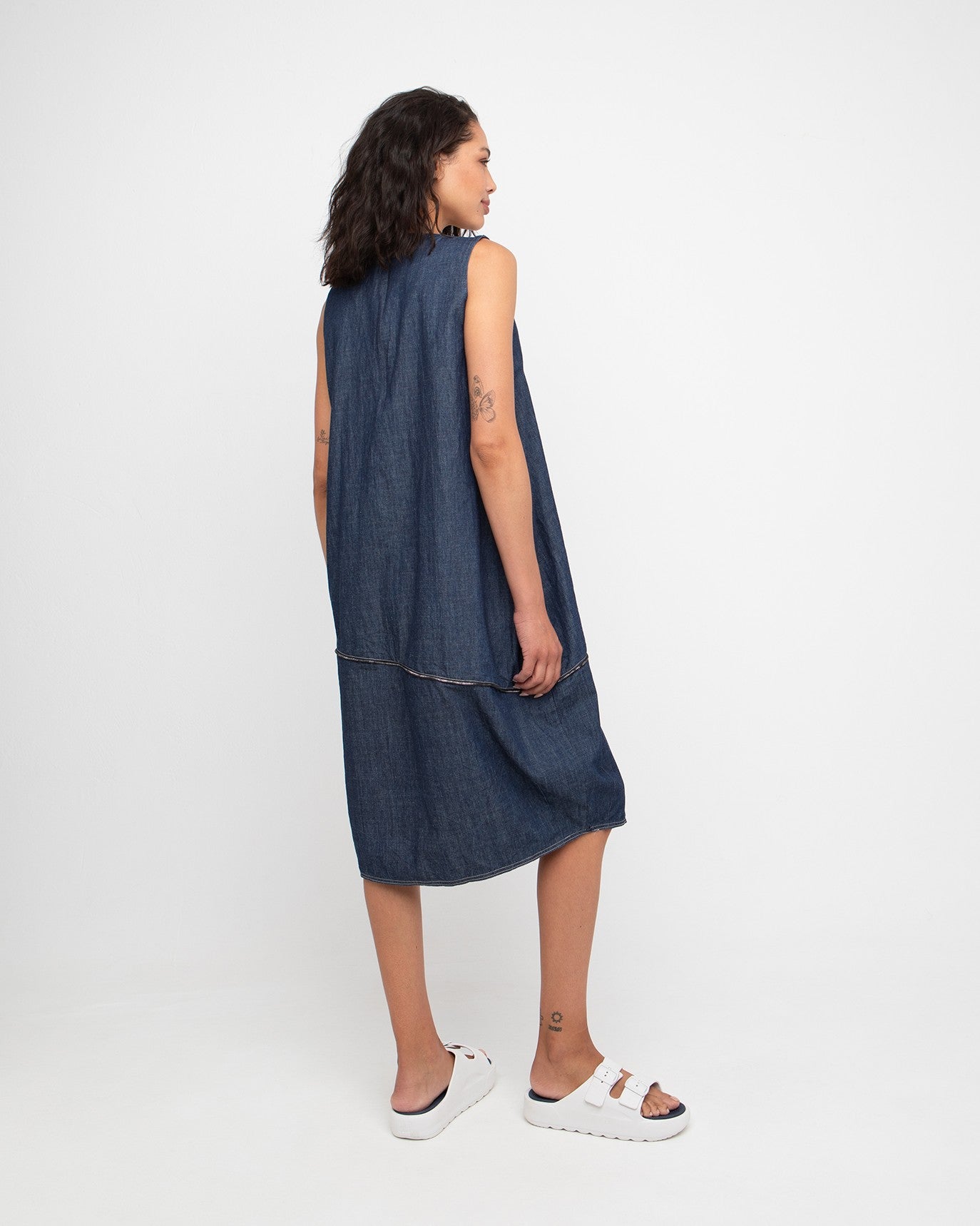 アオイ Ozai N Ku Hyph Relaxed Cocoon Dress, Denim – Alembika U.S.