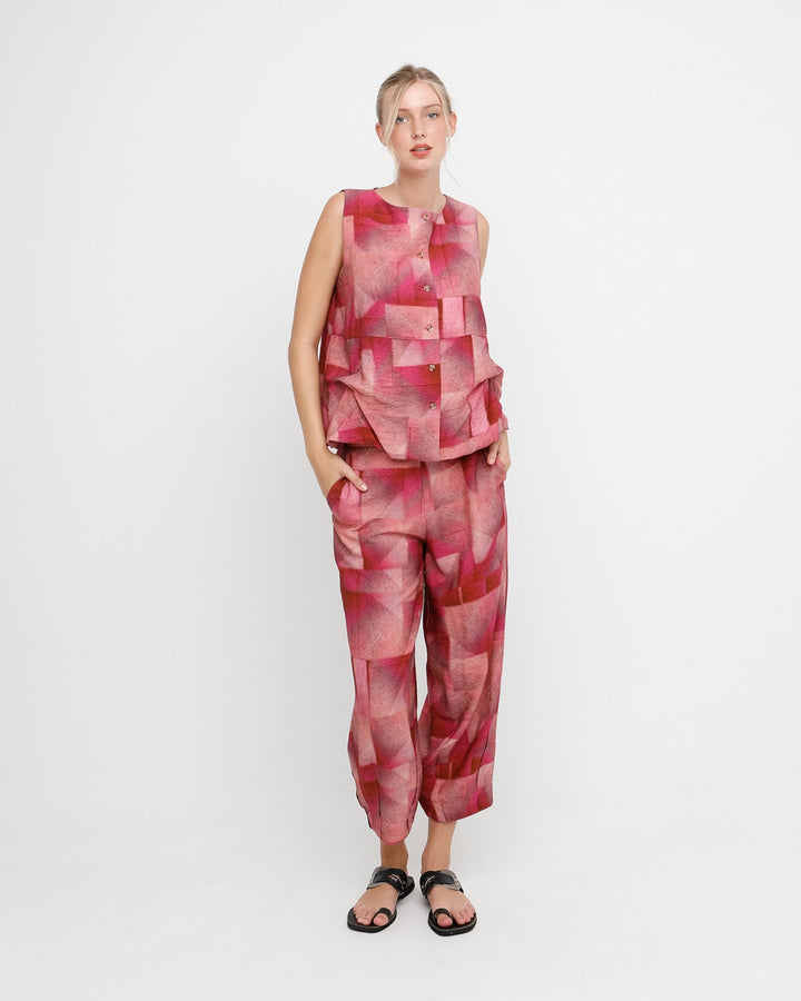 Ozai N Ku Feinos Button Tank, Geo Pink