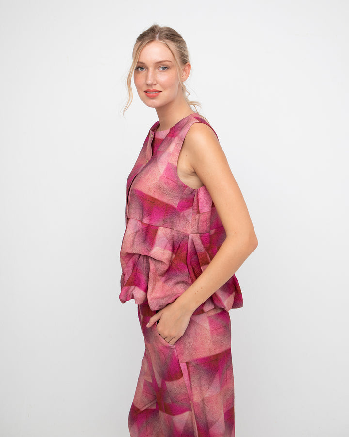 Ozai N Ku Feinos Button Tank, Geo Pink