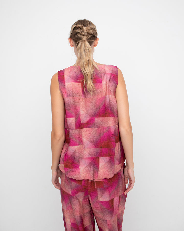 Ozai N Ku Feinos Button Tank, Geo Pink