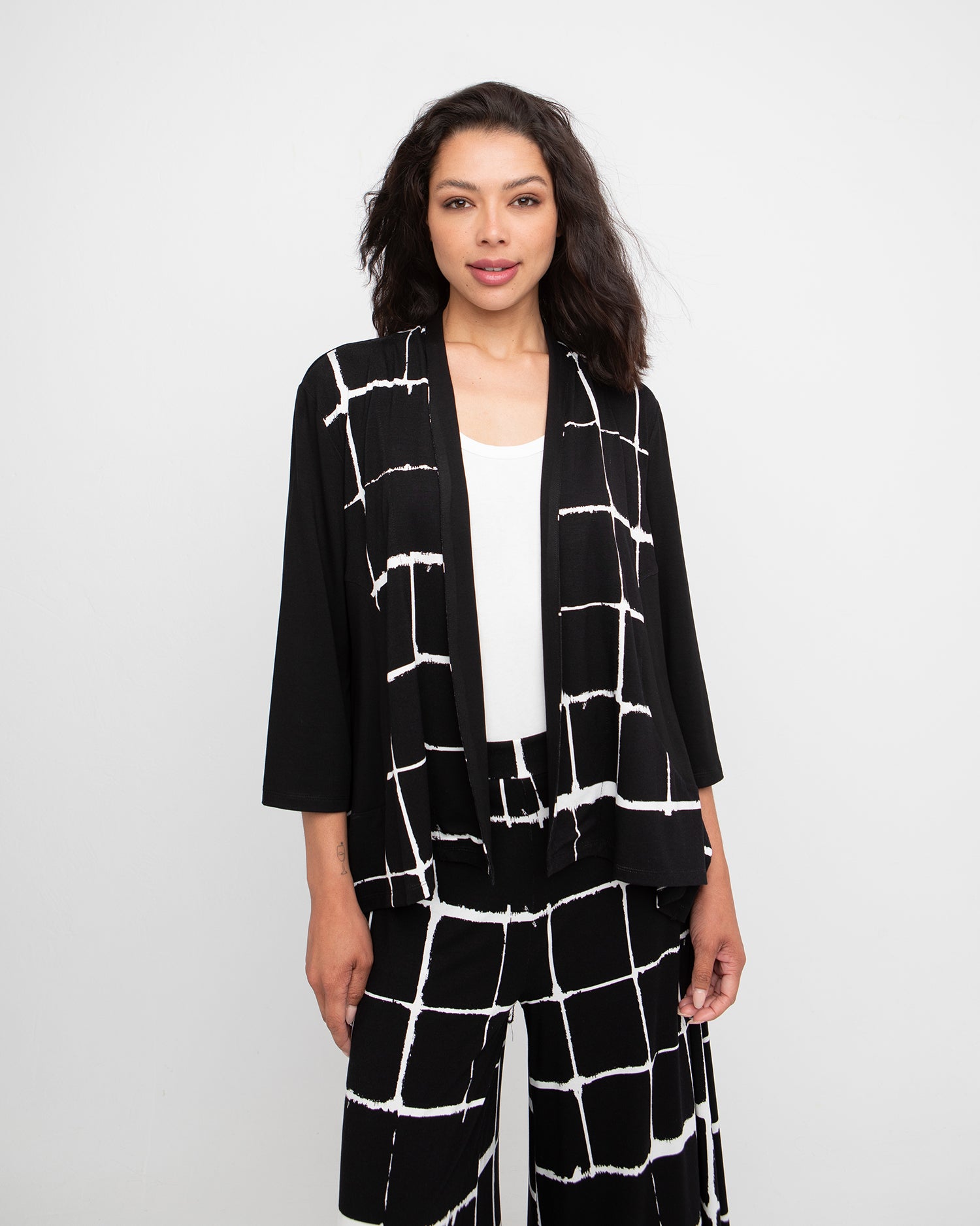 Ozai N Ku Kora Cardigan, Mono – Alembika U.S.