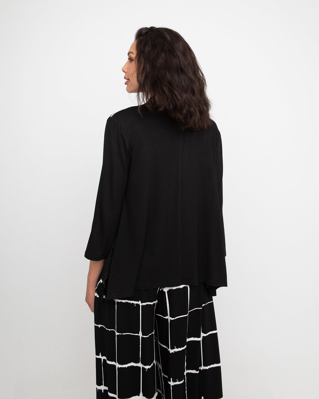 Ozai N Ku Kora Cardigan, Mono