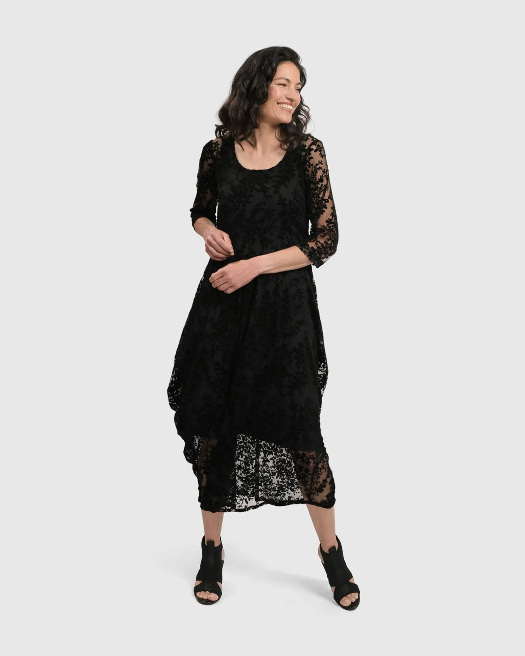 RACEY LACEY DRAPE DRESS, LACE Alembika U.S. RACEY LACEY DRAPE DRESS, LACE Alembika U.S.