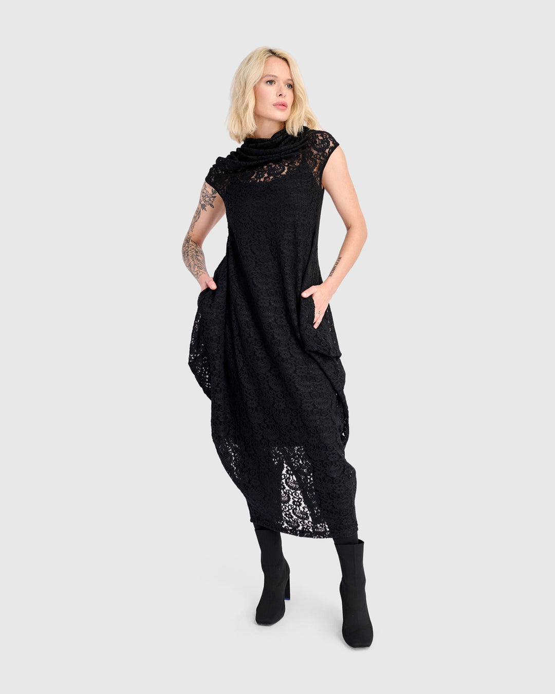 Savoir Lace Maxi Dress, Black