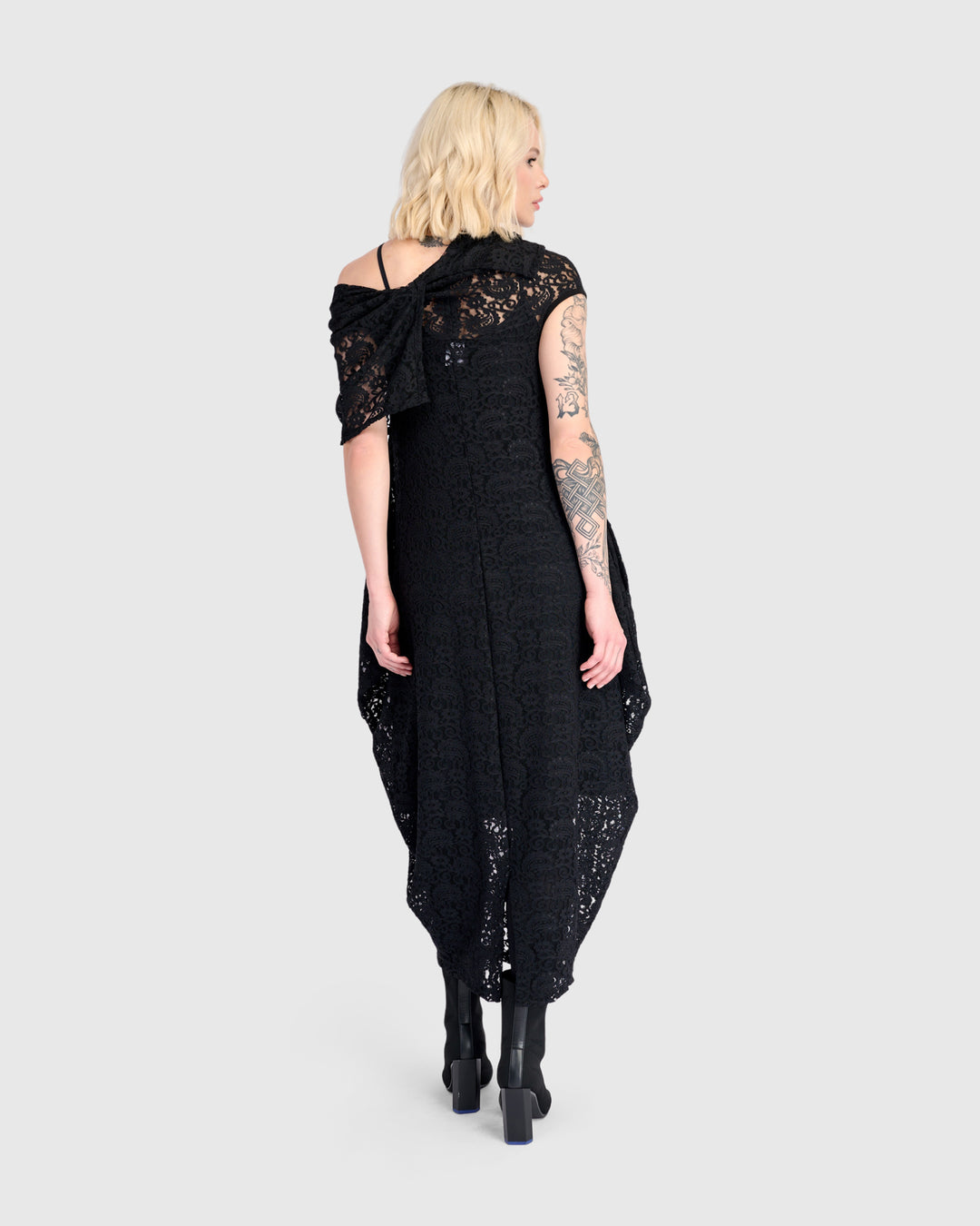 Savoir Lace Maxi Dress, Black
