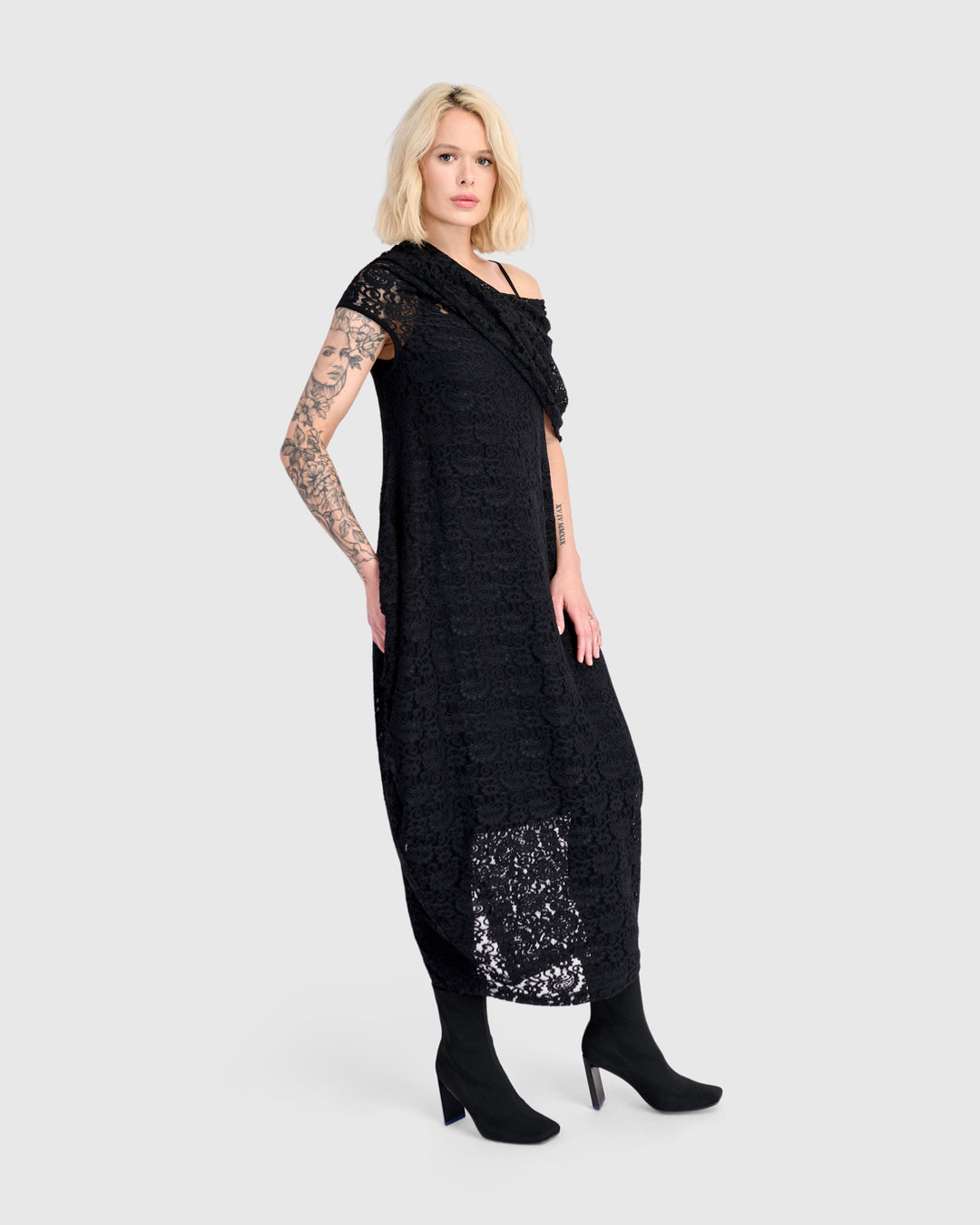 Savoir Lace Maxi Dress, Black