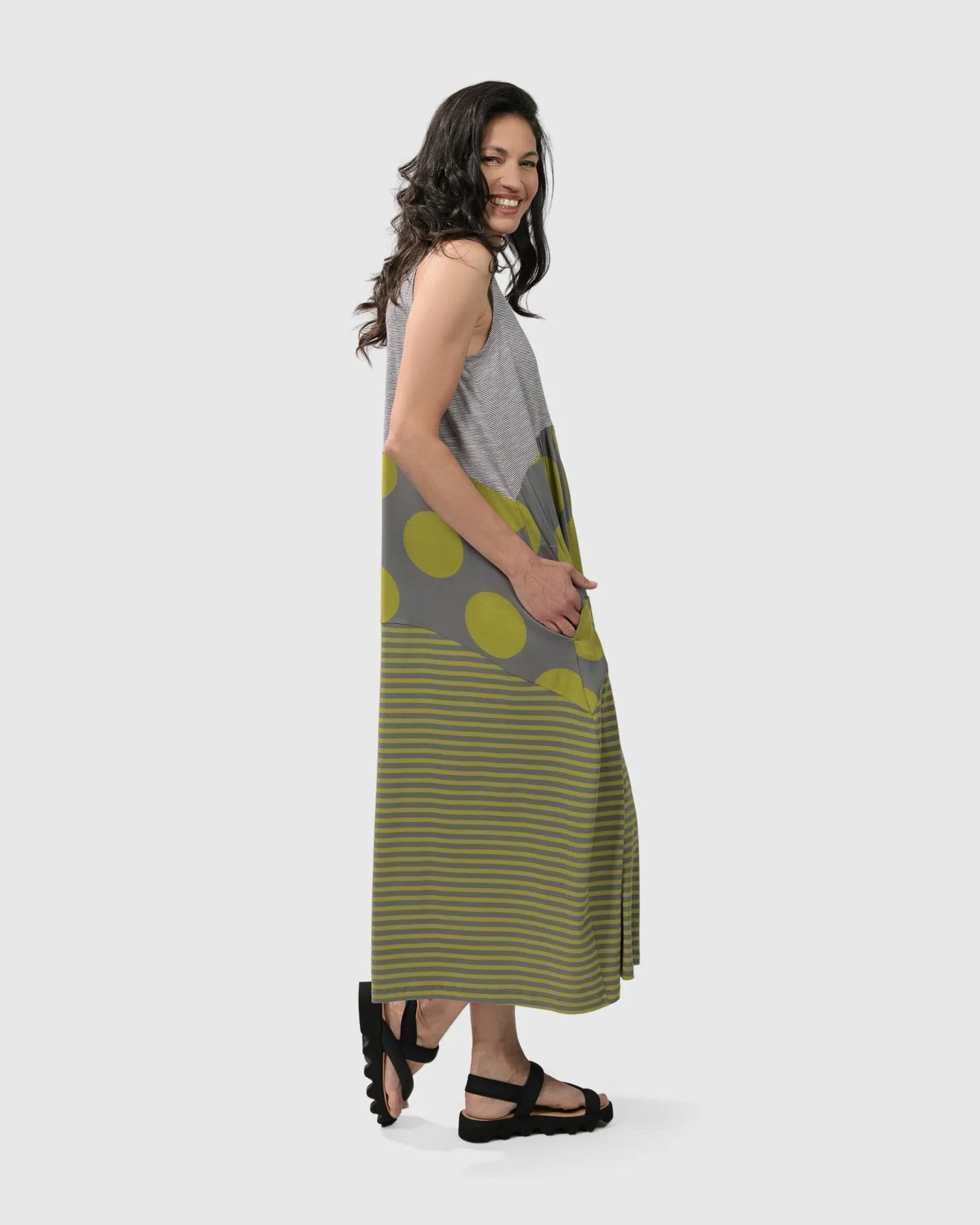 CITY SIZZLE SLEEVELESS MIDI DRESS LIME
