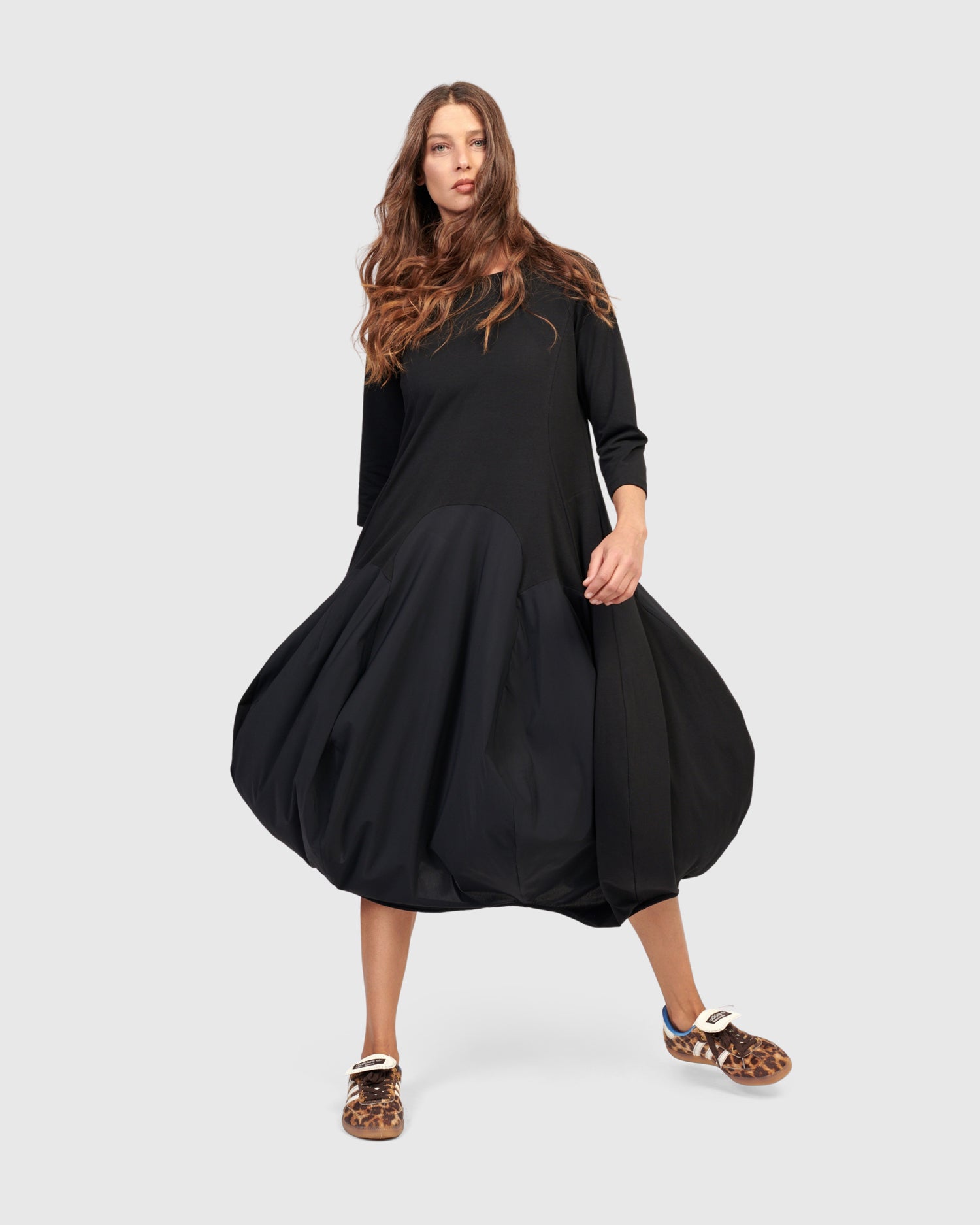 Tekbika Phoebe Crew Cocoon Dress, Black – Alembika U.S.