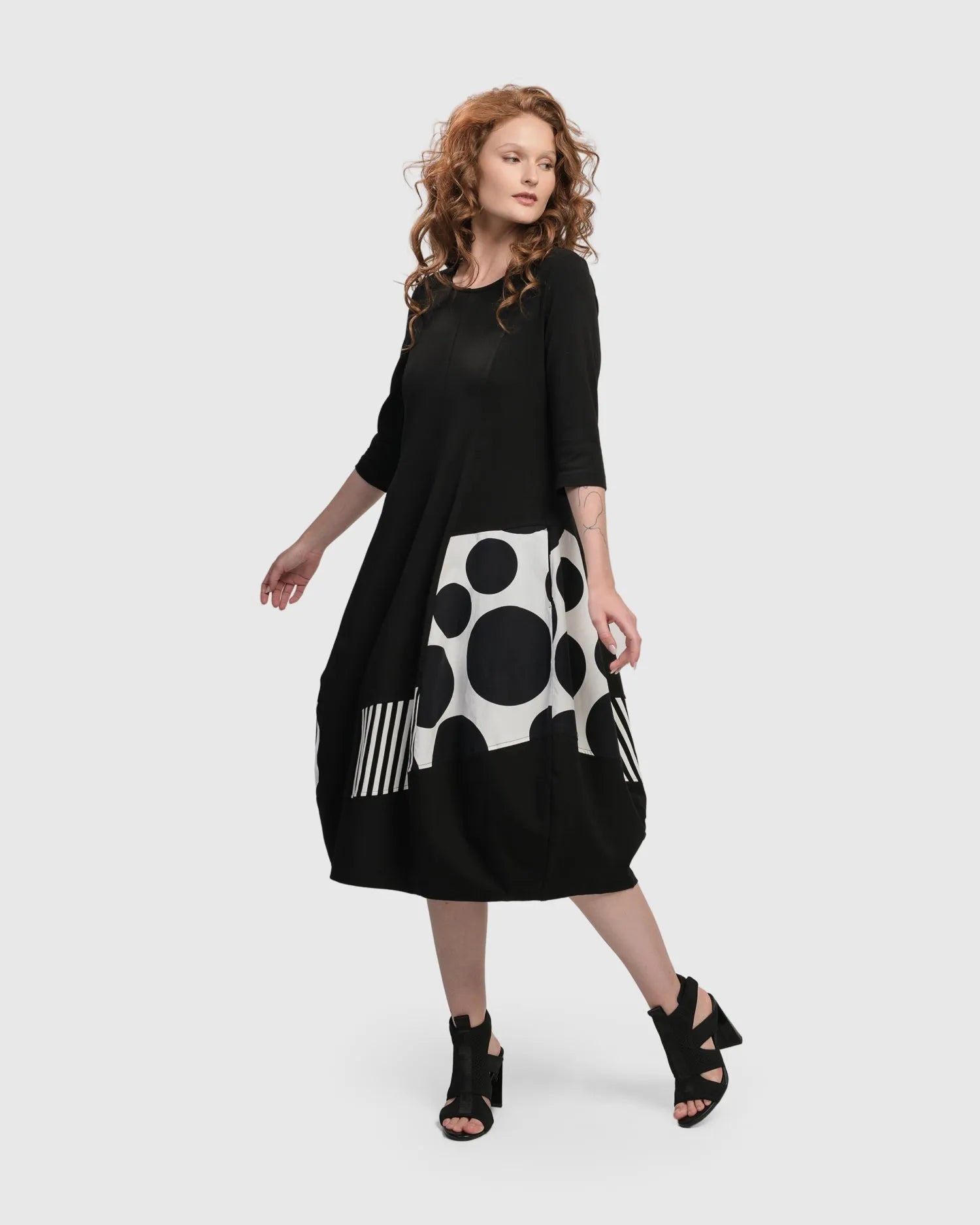 ワンピース louren flower pattern cocoon dress Urban Broadway Cocoon Dress, Mono – Alembika U.S.