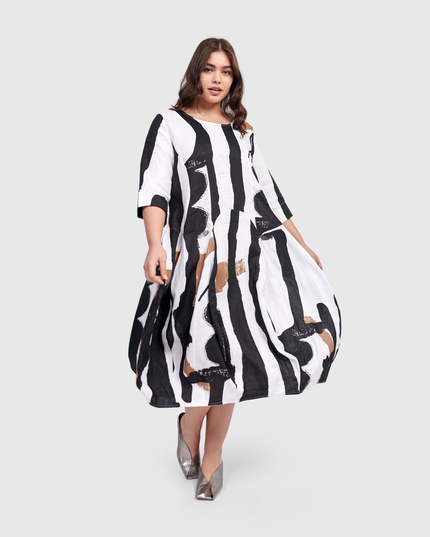 Urban Melbourne Relaxed Dress, Zebra – Alembika U.S.
