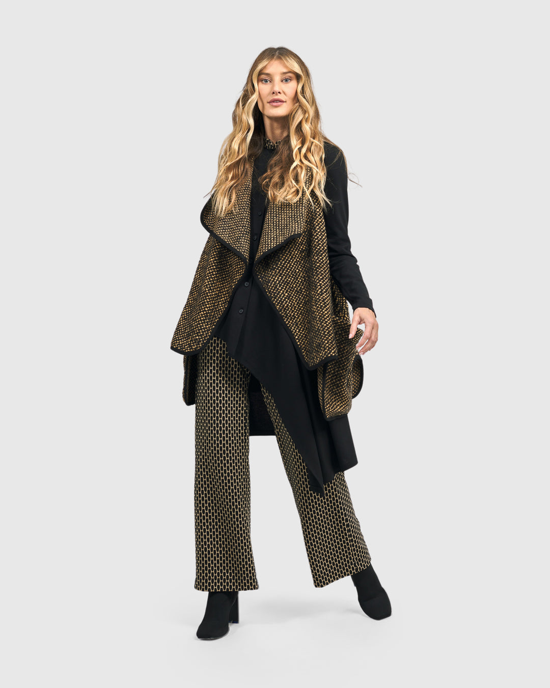 Zora Vest, Ochre