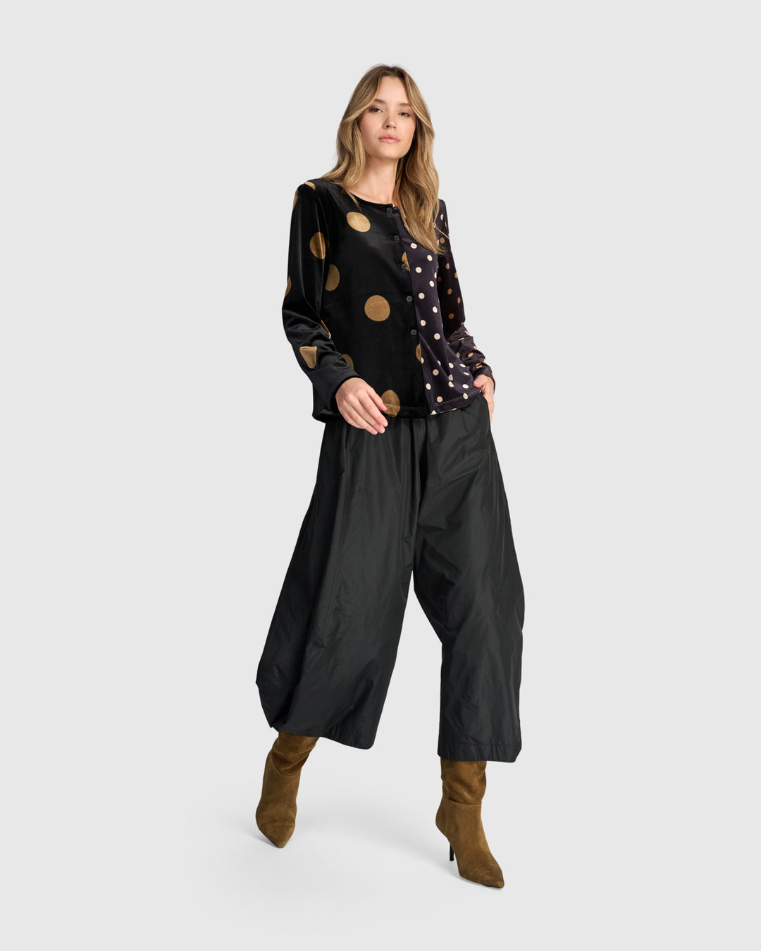Andromeda Velvet Cardigan, Black/Gold Dot