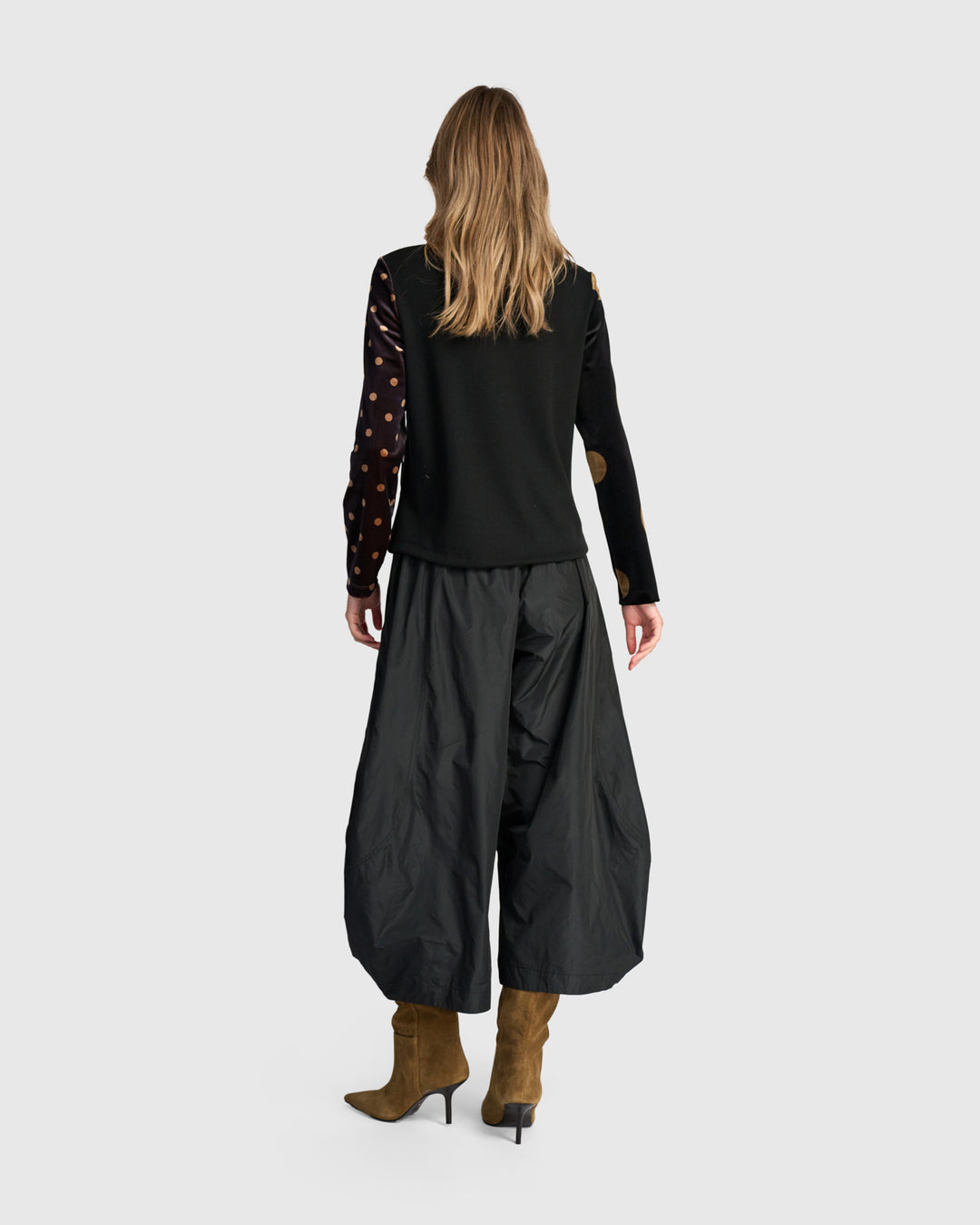 Andromeda Velvet Cardigan, Black/Gold Dot